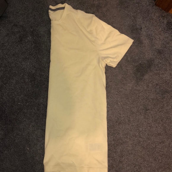 Old navy men’s small yellow t-shirt - Picture 3 of 4